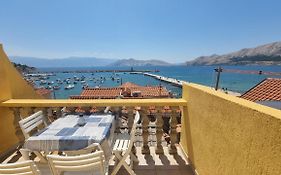 Apartment Igor With Balcony And Sea View